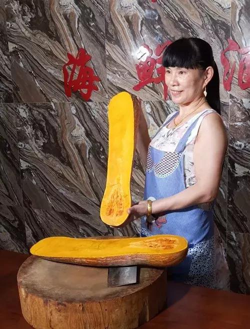 種南瓜竟然種出“麻煩”了,瓜販搶購,電視臺記者也趕來了